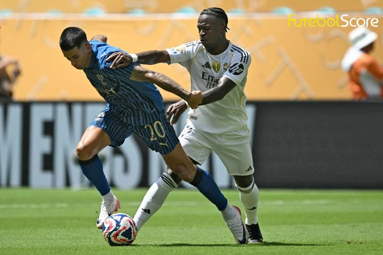 Real Madrid falha em pênalti nos instantes finais e empata com Al Hilal na estreia do Mundial